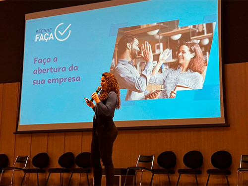FACISB sedia mesa-redonda do 1º Fórum da Consciência Negra de Barretos